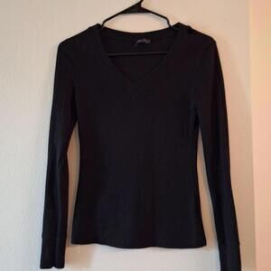 Level Up Women's Black Long Sleeve Ribbed V-Neck Top Size M